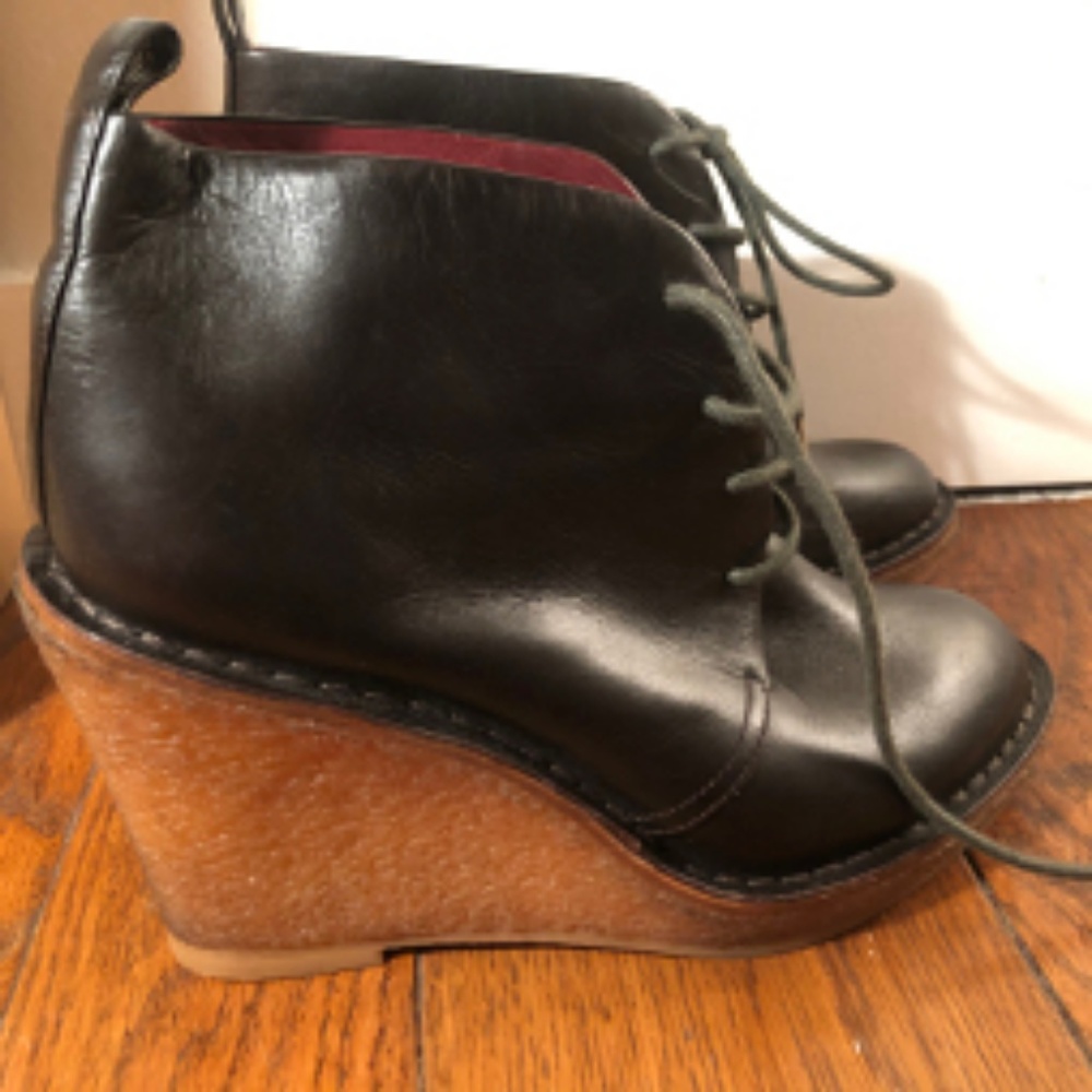 Marc Jacobs wedge crepe sole. Dark Brown. 38